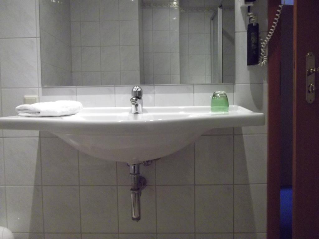 Atrium Hotel Crimmitschau Room photo