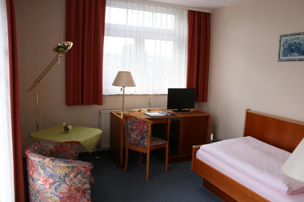 Atrium Hotel Crimmitschau Room photo